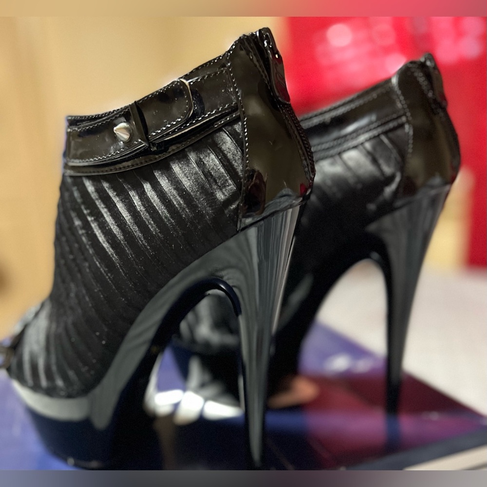Black platform heels 👠 - Picture 11 of 12